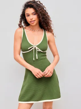 Vestido Mini de Punto con Cuello en V y Detalle de Contraste Anudado